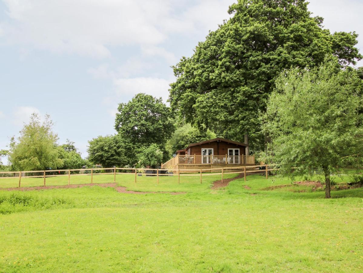 The Log Cabin Tenbury Wells Esterno foto