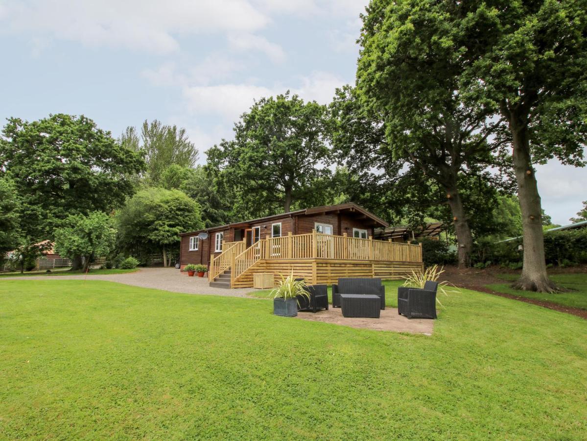 The Log Cabin Tenbury Wells Esterno foto
