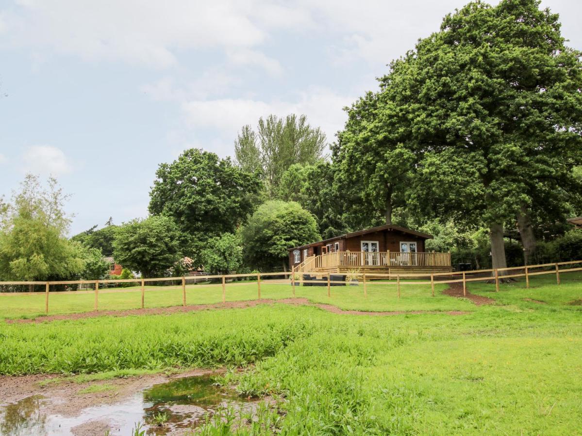 The Log Cabin Tenbury Wells Esterno foto